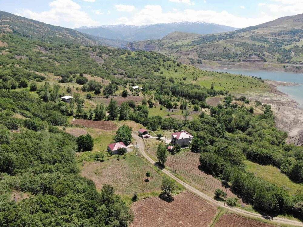 Terörden temizlenen köye 29 yıl sonra enerji nakil hattı çekildi