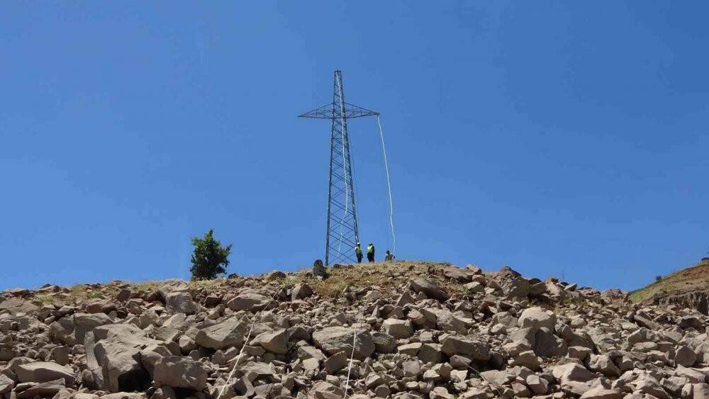 Terörden temizlenen köye 29 yıl sonra enerji nakil hattı çekildi