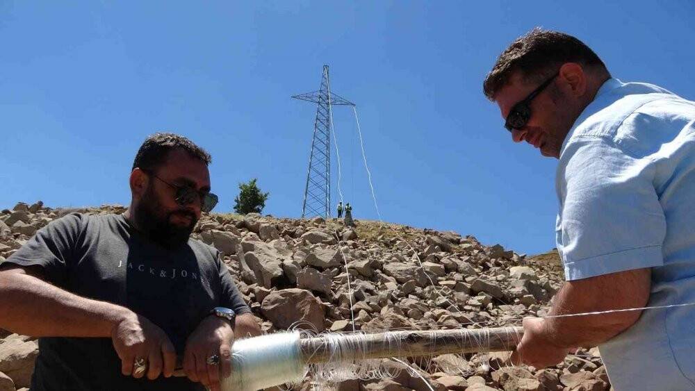 Terörden temizlenen köye 29 yıl sonra enerji nakil hattı çekildi