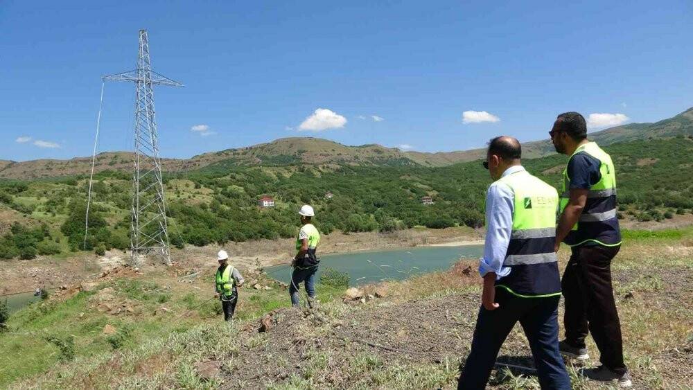 Terörden temizlenen köye 29 yıl sonra enerji nakil hattı çekildi