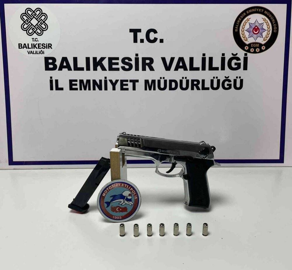 Balıkesir’de polis, aranan 185 şahsı gözaltına aldı