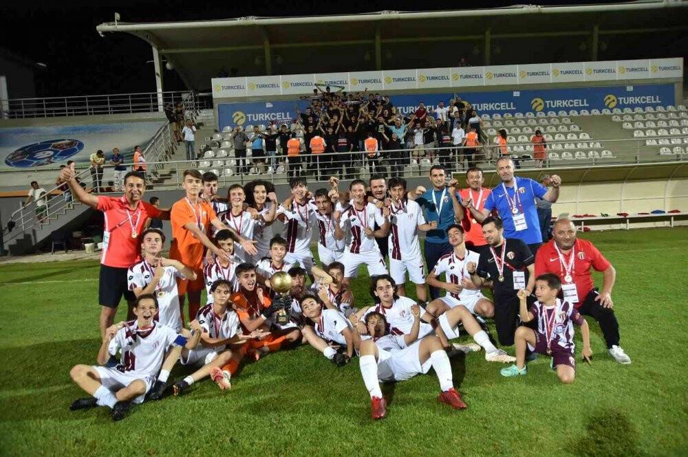 İnegölspor U15 Türkiye şampiyonu