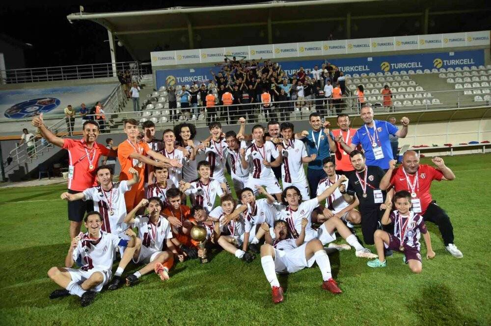 İnegölspor U15 Türkiye şampiyonu