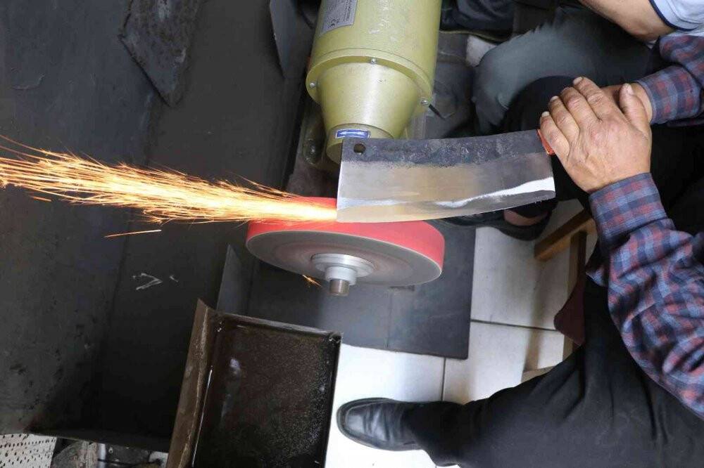 Tescilli kurban bıçakları bayrama hazır