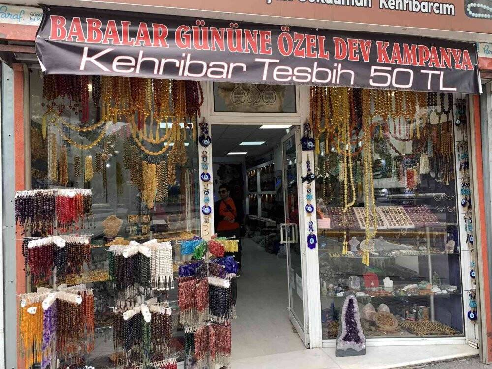 Babalar Günü öncesinde doğal taş tespihlere ilgi büyük