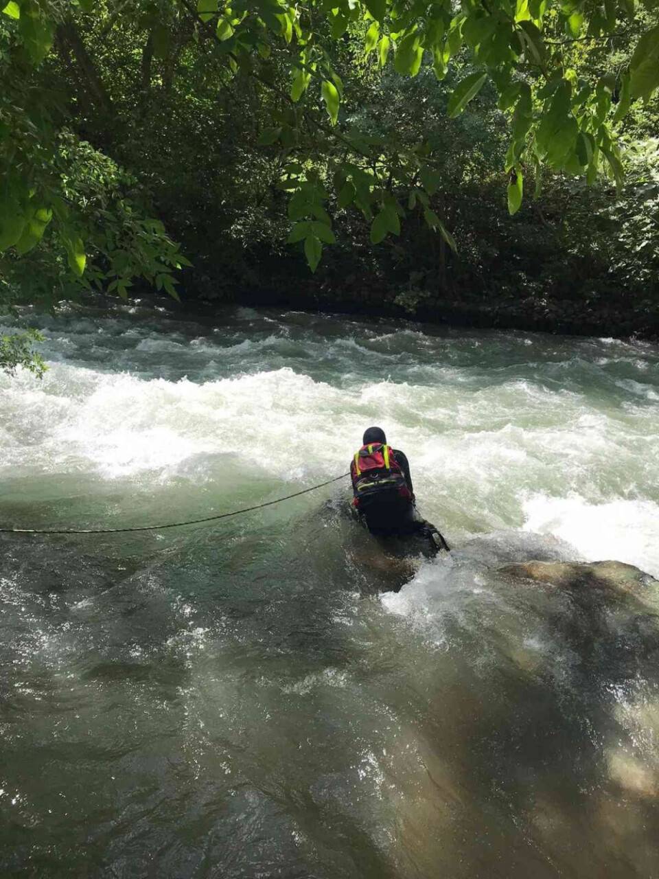 Çayda akıntıya kapılan sağlıkçıyı arama çalışmaları 6. gününde