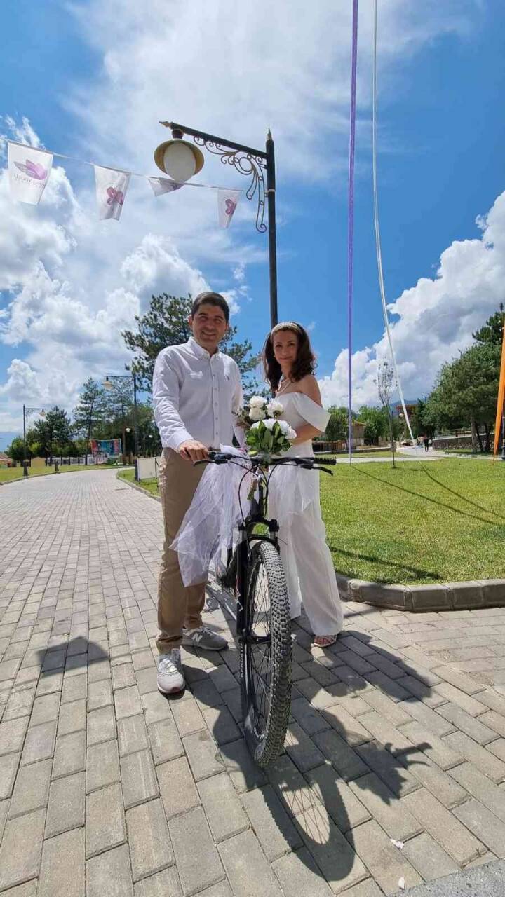 Çevreci düğün konvoyu