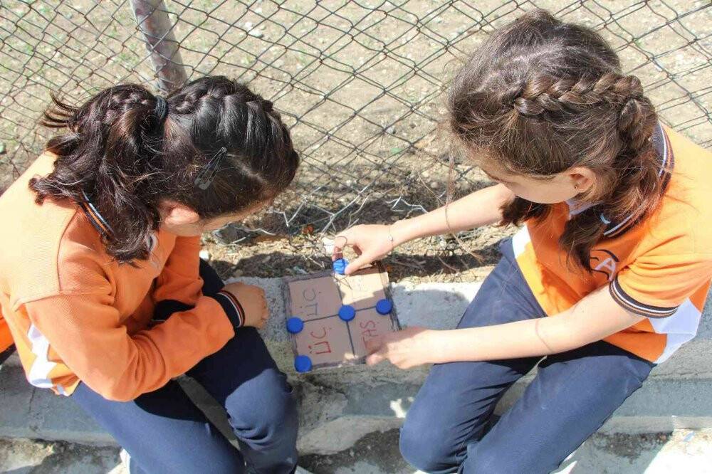 Çocuklar sanal değil, geleneksel oyunlar oynuyor