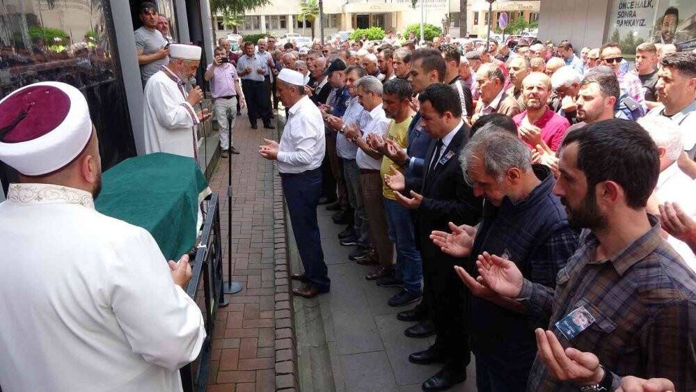 Karnesini alacaktı, minik kalbi dayanmadı