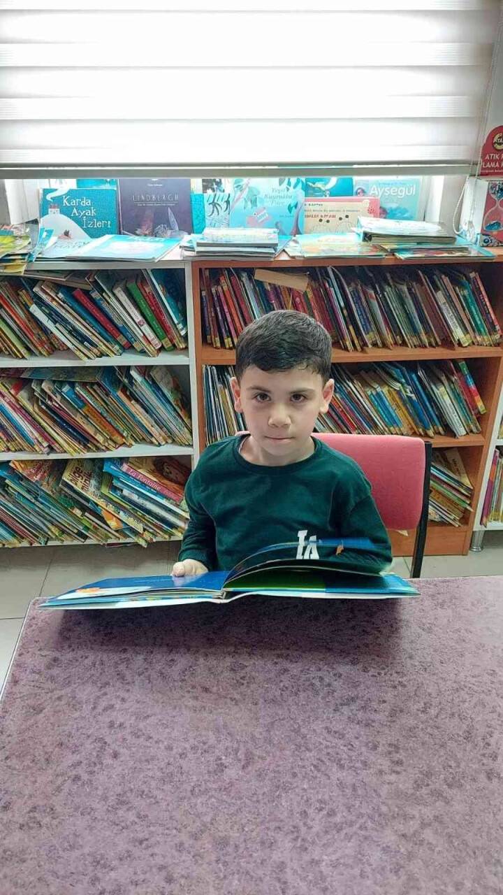 Karnesini alacaktı, minik kalbi dayanmadı