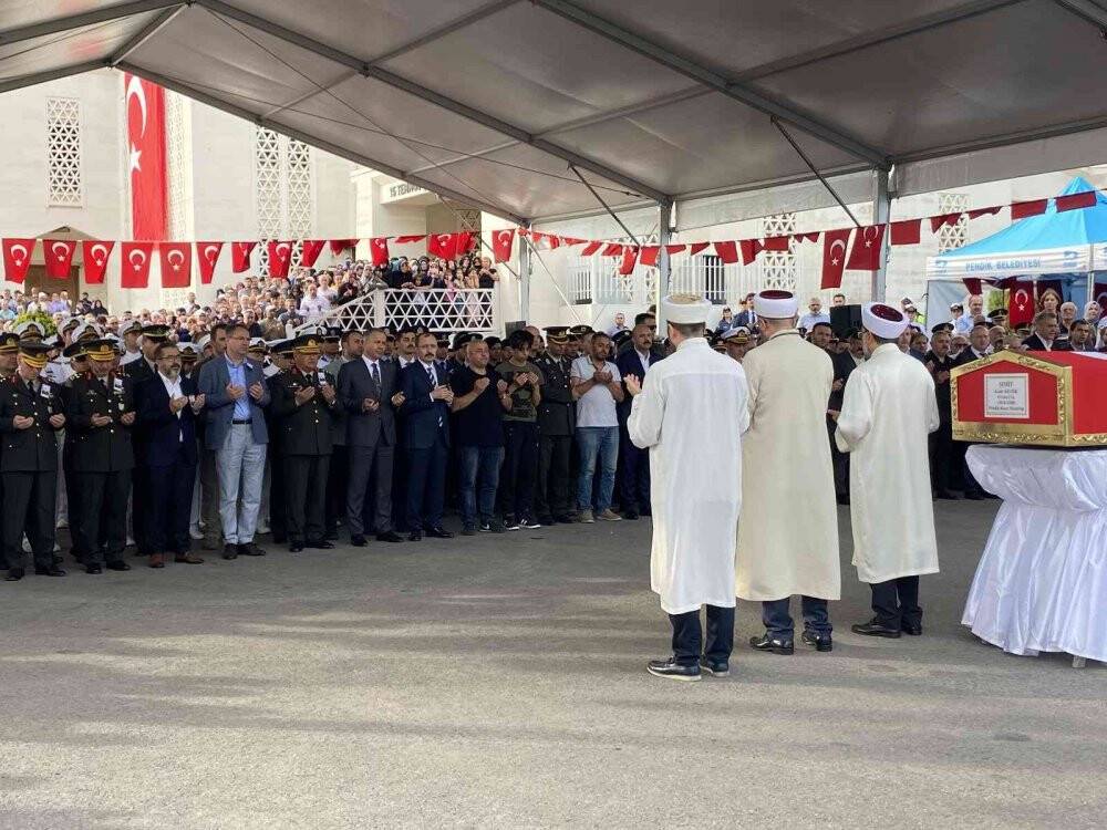 Pençe-Kilit şehidi Uzman Çavuş Kadir Kemik Pendik’te son yolculuğuna uğurlandı