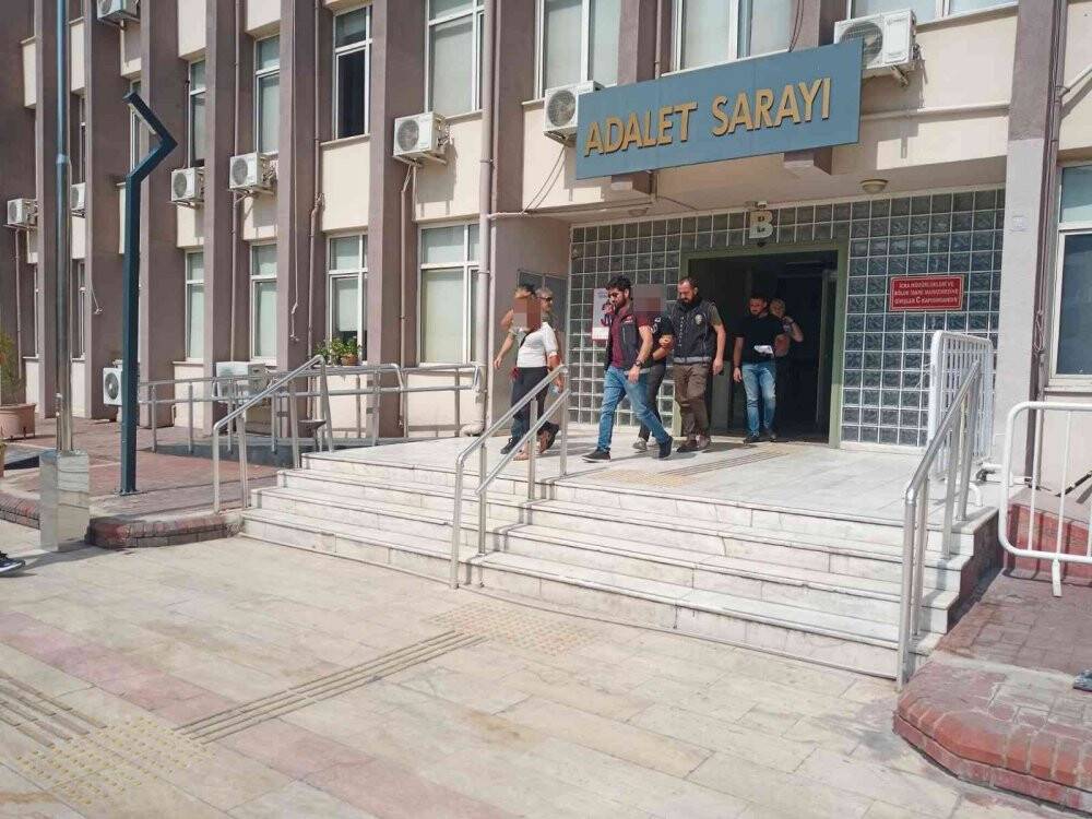 Uyuşturucu taciri çift yakalandı