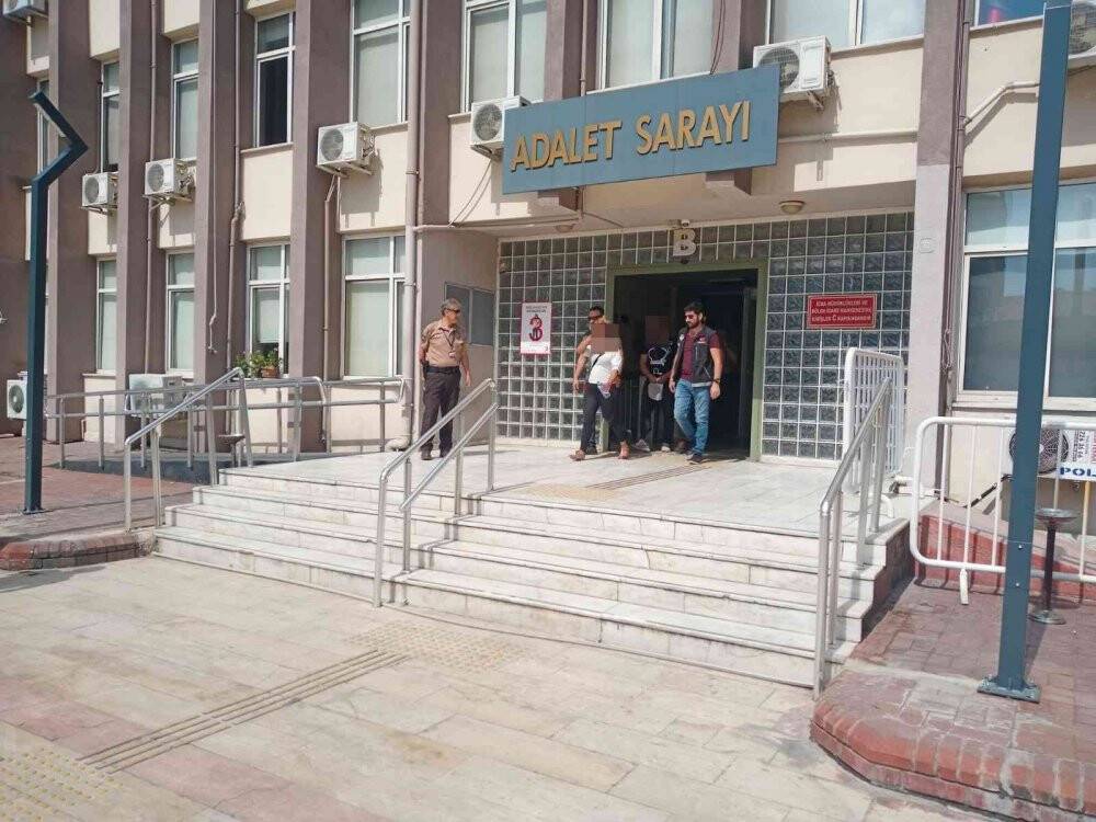 Uyuşturucu taciri çift yakalandı