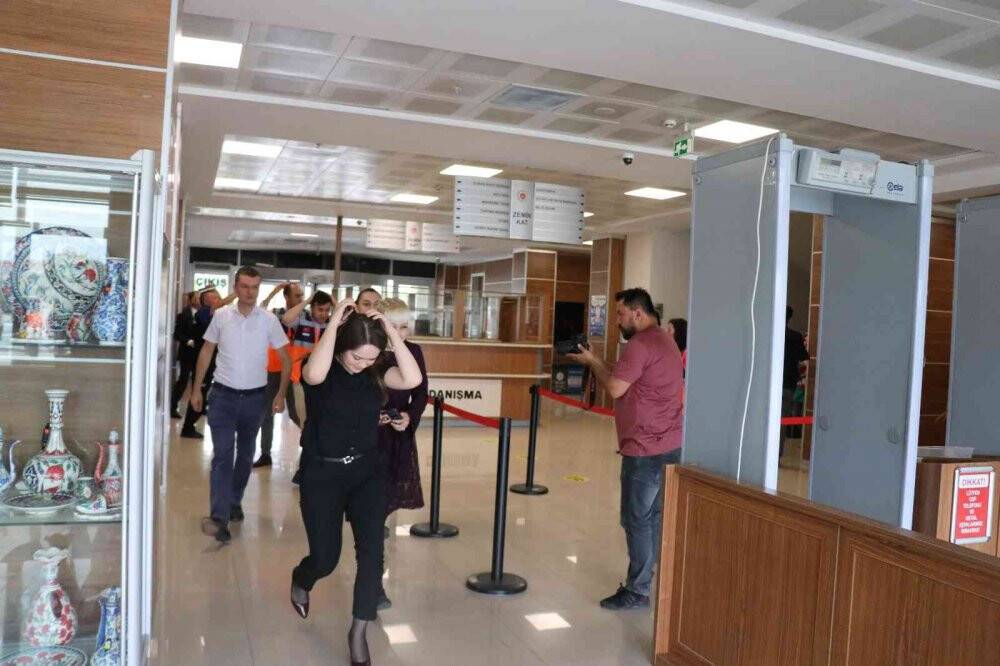 Adliyeden siren sesleri yükseldi