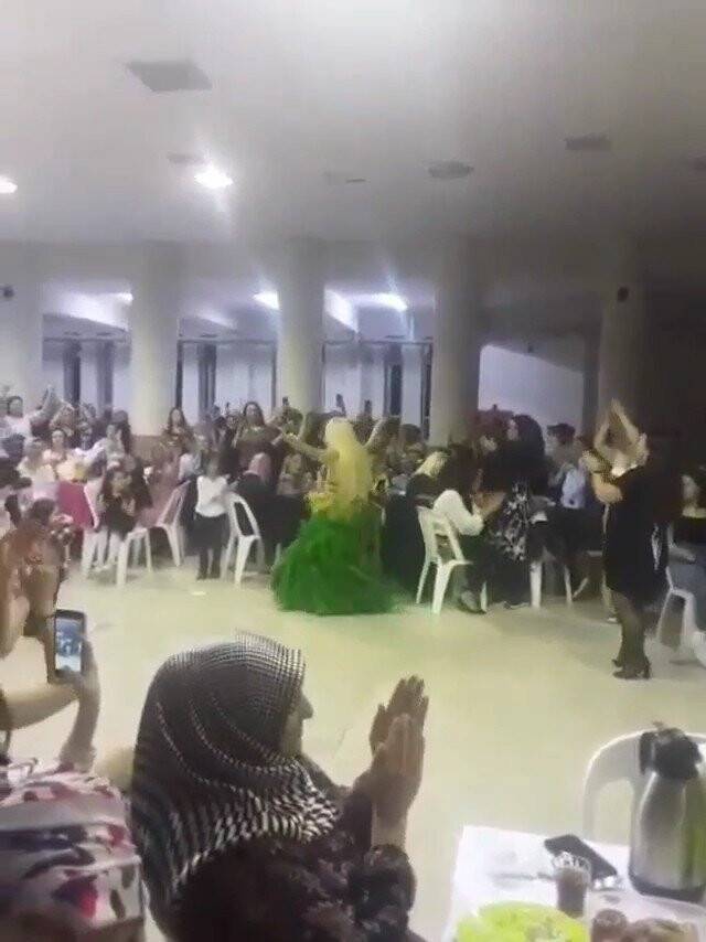 Dansöz olayı sonrası açığa alınan müdüre velilerden destek