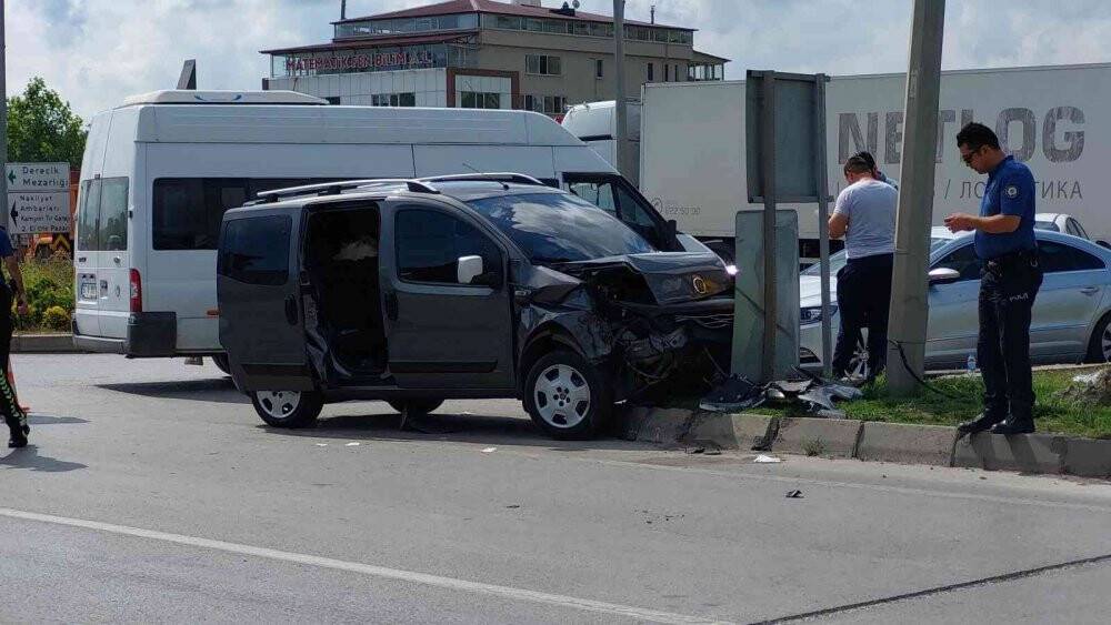 Düğüne giderken kaza geçirdiler: 4 yaralı