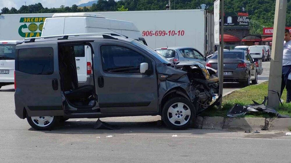 Düğüne giderken kaza geçirdiler: 4 yaralı