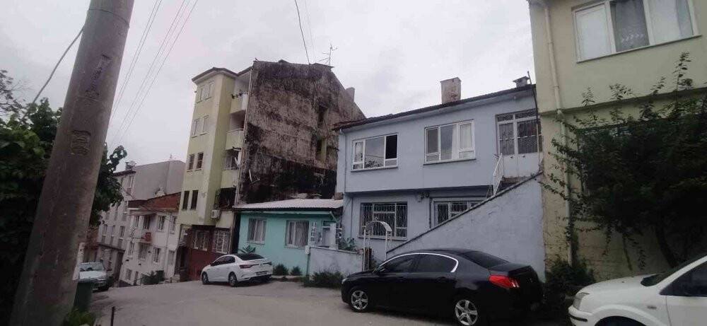 Hırsız çatıdan çatıya kaçarken yakalandı