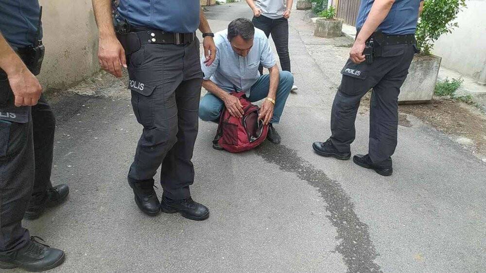 Hırsız çatıdan çatıya kaçarken yakalandı