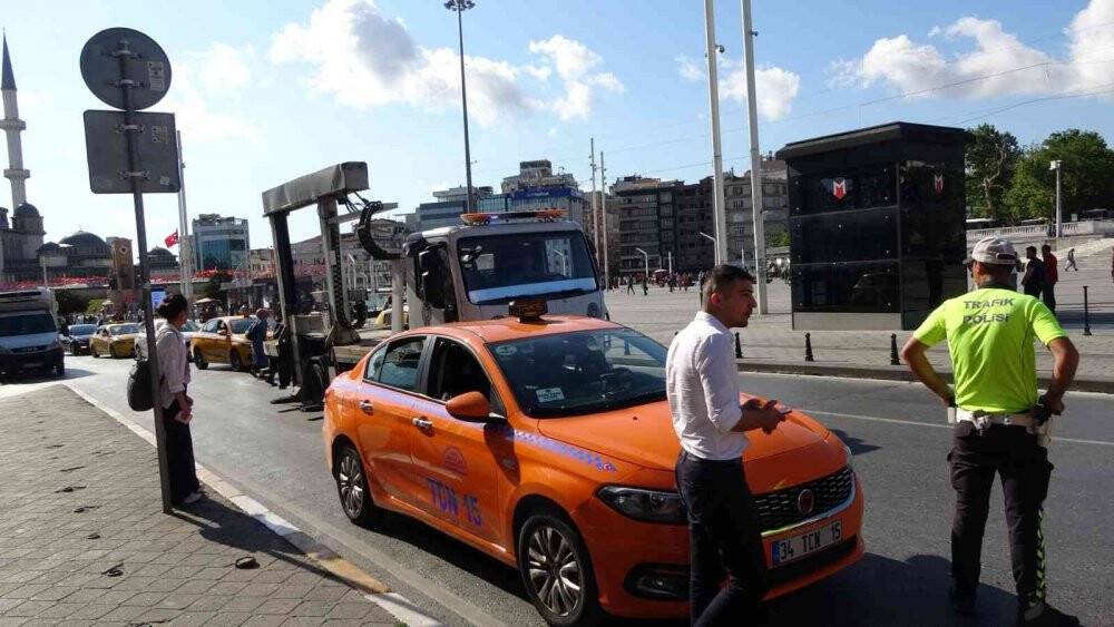 Taksim’de yapılan denetimde taksicilere ceza yağdı