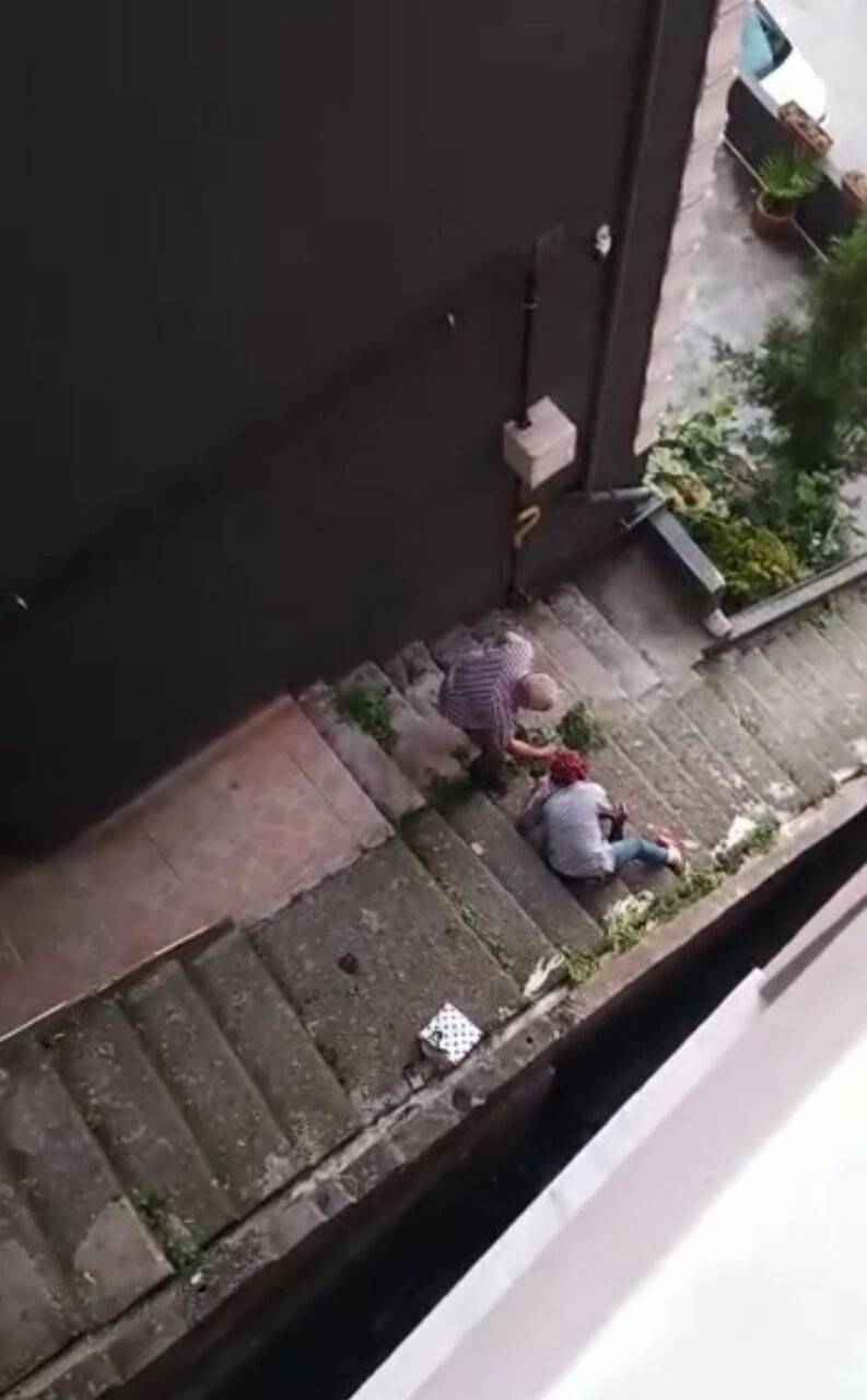 Yengesine merdivende pusu kurup kurşun yağdırdı
