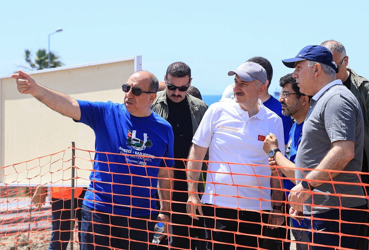 aa-20220618-28193248-28193230-bakan-karaismailoglundan-kazlicesmesirkeci-rayli-sistem-ve-yaya-odakli-proje-santiyesine-ziyaret.jpg
