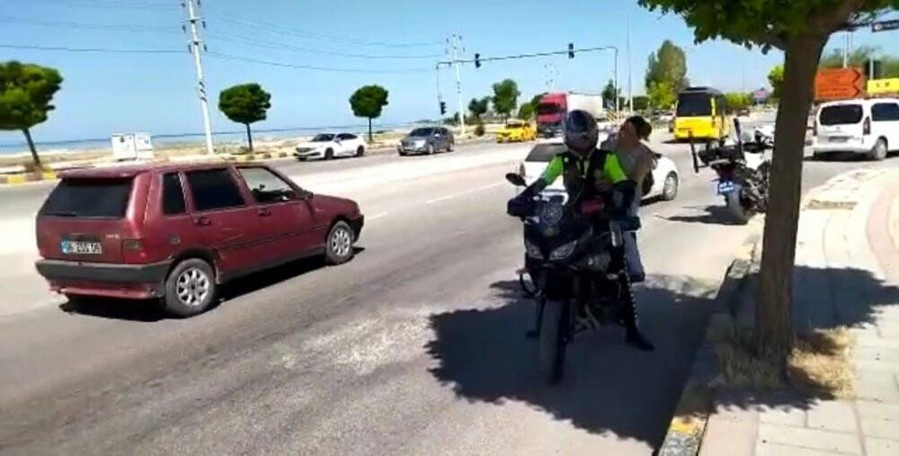 Van polisi 35 öğrenciyi sınava yetiştirdi