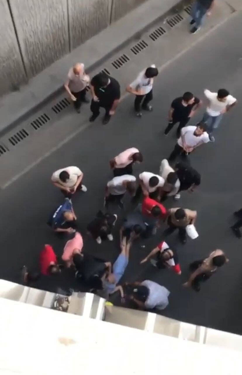 Vatandaşların çabası fayda etmedi: Genç kız aşağı atladı