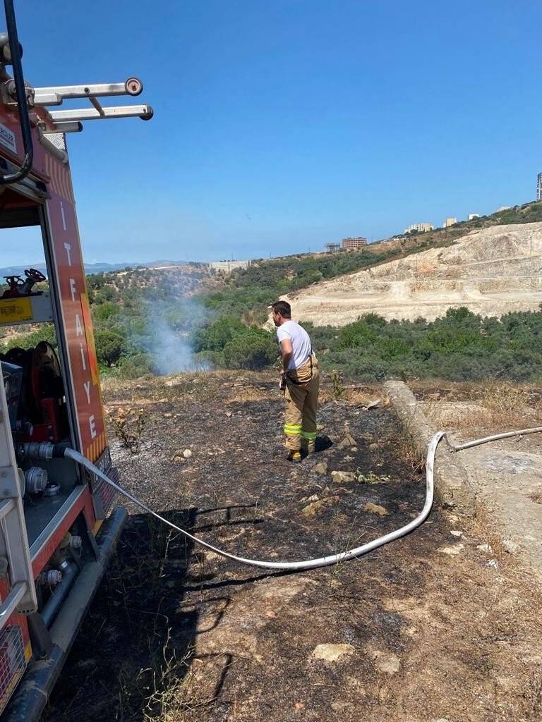 Bandırma’da çıkan yangında 4 dönüm arazi küle döndü