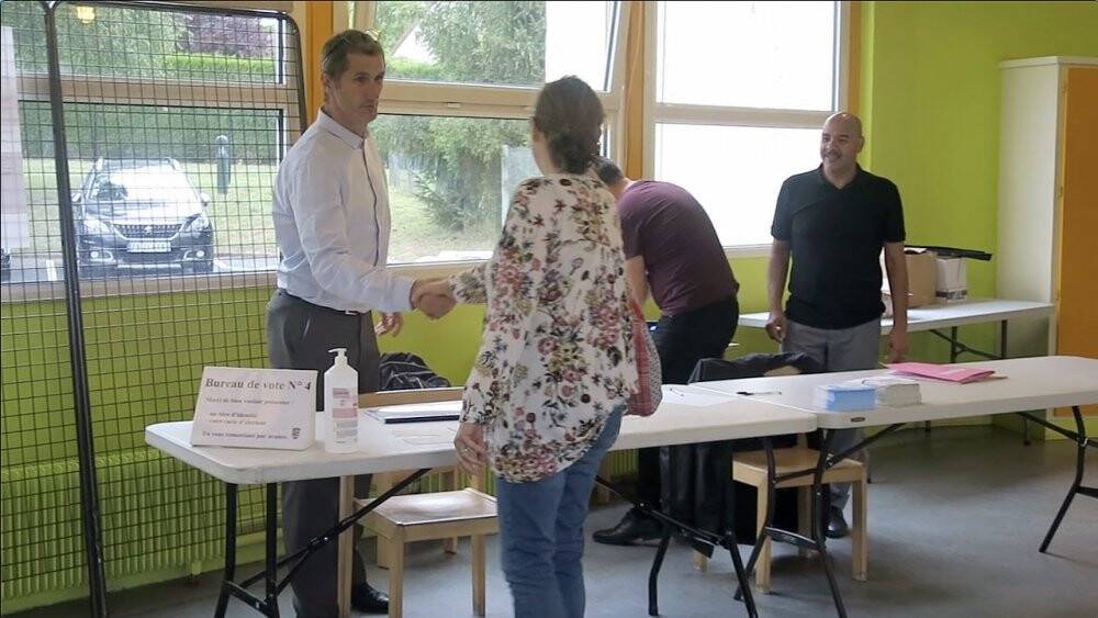 Fransa’da halk genel seçimlerin ikinci turu için sandık başında