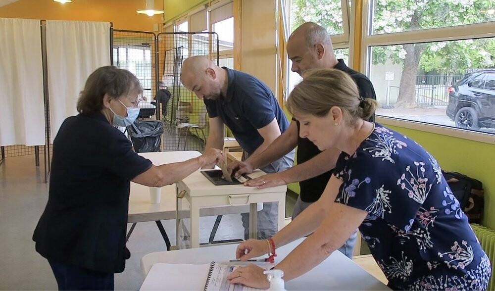 Fransa’da halk genel seçimlerin ikinci turu için sandık başında