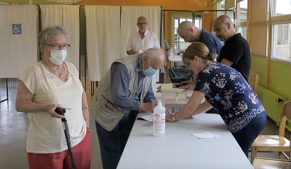Fransa’da halk genel seçimlerin ikinci turu için sandık başında