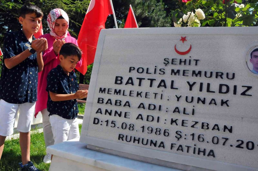 The wife and children of the martyred police officer are mourning on Father's Day