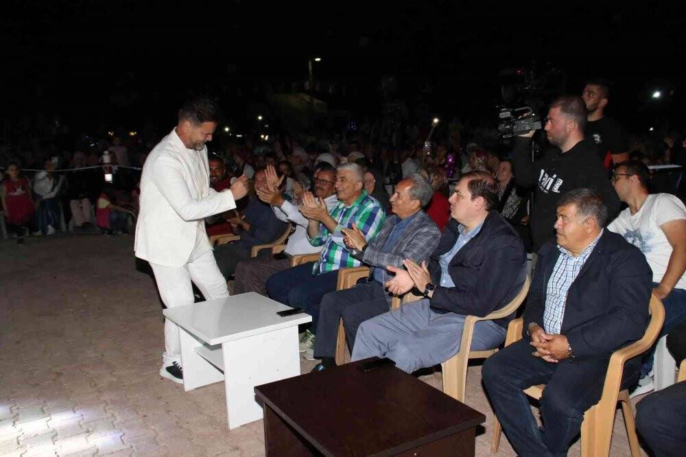 Akşehir Belediyesi Çilek Şenliği'ne yoğun ilgi