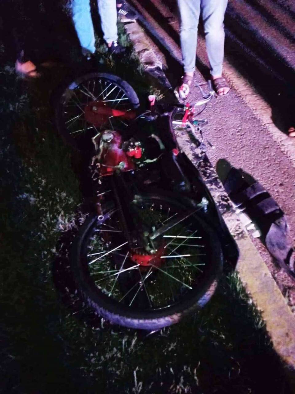 İşçi servisinin çarptığı motosiklet aracın altında kaldı: 1 ölü