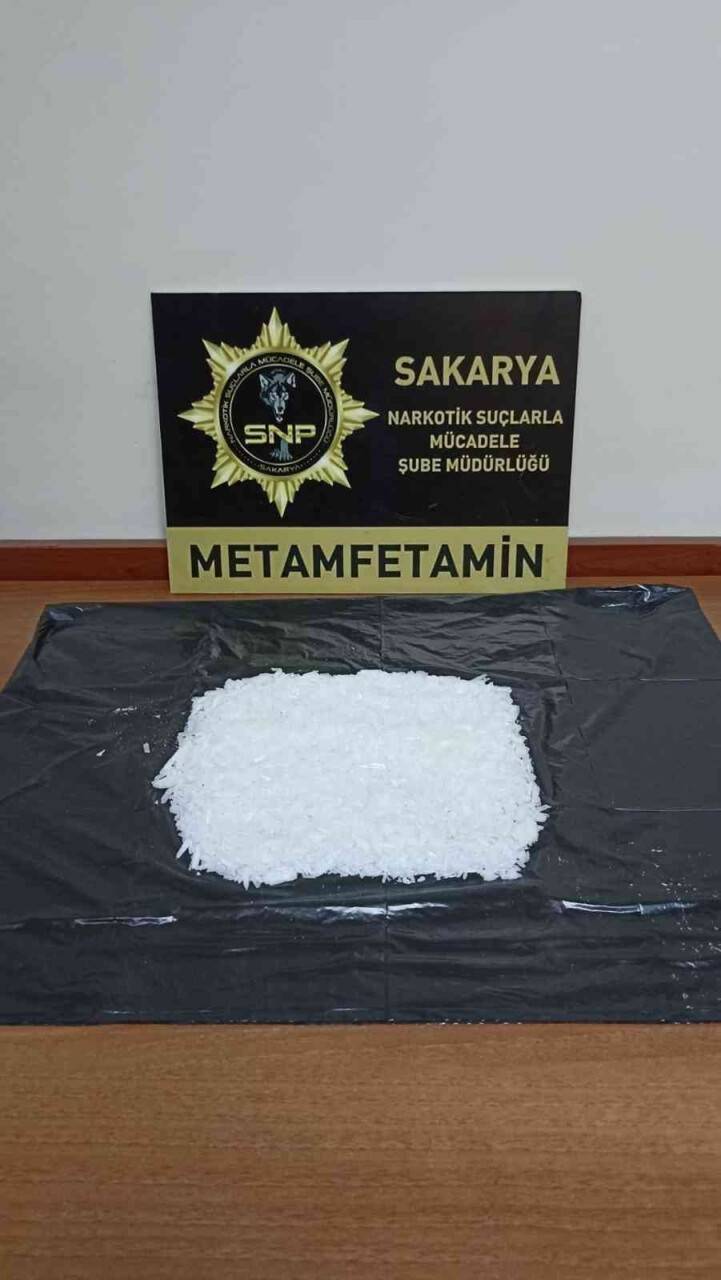 Sakarya’da 2 ilçede 3 adrese uyuşturucu operasyonu: 5 gözaltı