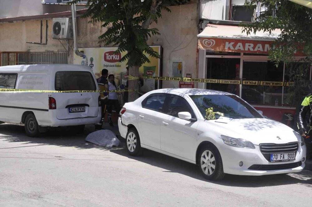 2 Araç arasında kalan yaşlı kadın hayatını kaybetti