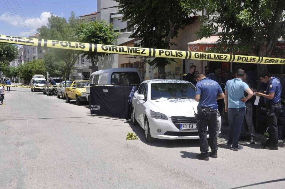 2 Araç arasında kalan yaşlı kadın hayatını kaybetti