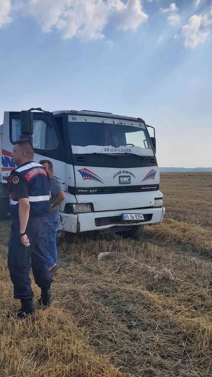 Kuruyan göl arazisine kaçak ekilen buğdaylara el konuldu