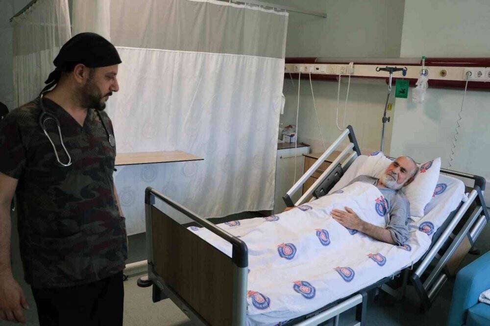 Yaşlı adamın aort damarı karpuz gibi büyüdü