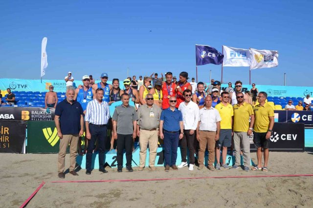 Ayvalık’ta Plaj Voleybolu VW Beach Pro Tour Balıkesir Futures şampiyonası sona erdi