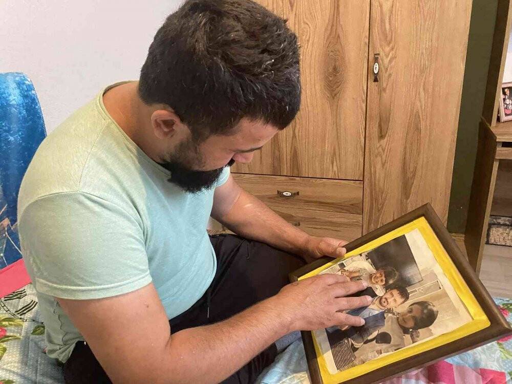 Babasının yanındaki çocuğu haczettiler