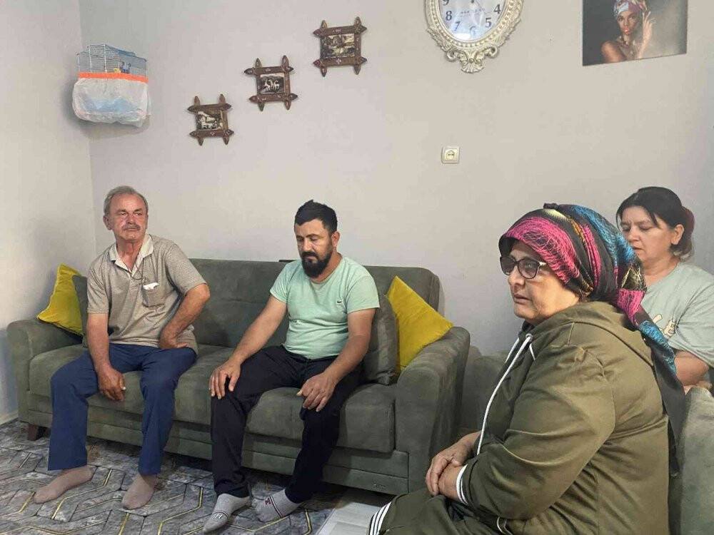 Babasının yanındaki çocuğu haczettiler