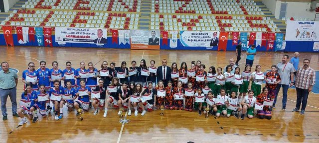 Basketbol şampiyonasında 16 takım mücadele etti