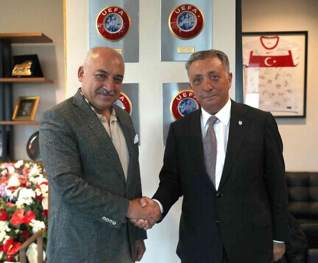 Ahmet Nur Çebi’den, TFF Başkanı Mehmet Büyükekşi’ye ziyaret