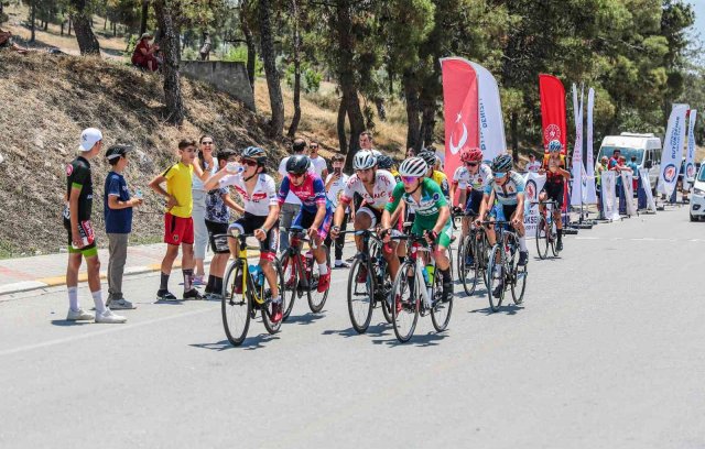 Türkiye’nin dört bir yanından gelen takım ve sporcular Denizli’de ter döktü