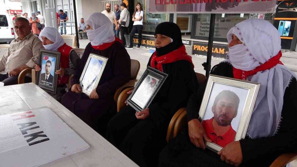 Evlat nöbeti tutan babadan isyan