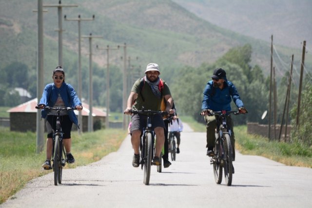 30 kişilik grup 50 kilometre pedal çevirdi