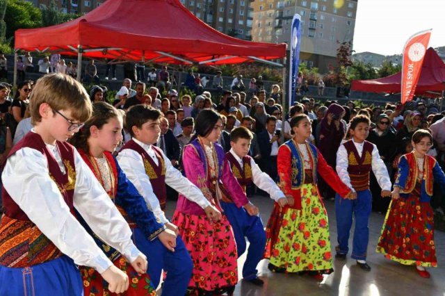 Spor şenliğinin ödülleri verildi