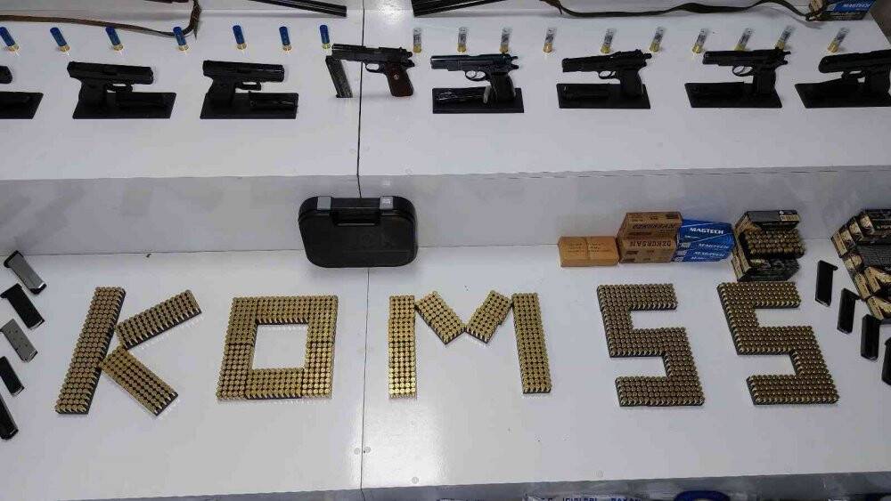 Samsun'da 19 tabanca ele geçirildi, 4 kişi gözaltına alındı